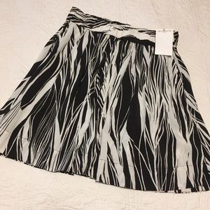 NWT Liz Claiborne Petite Flare Pull-on Skirt